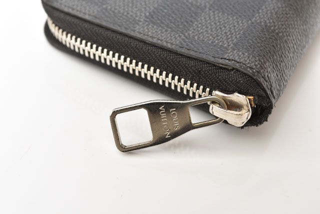 Louis Vuitton Louis Vuitton Louis Vuitton Damier Graphite Canvas Long Wallet N63095 Canvas Long Wallet N63095 in Great Condition Size ONE SIZE - 4 Thumbnail