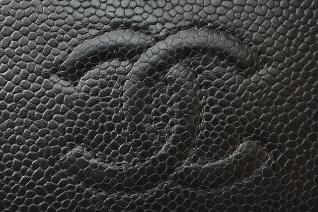 Chanel Chanel Chanel Caviar Skin Vintage Wallet Black Leather Short Wallet 2408m19-ch in Very Good Condition Size ONE SIZE - 4 Thumbnail