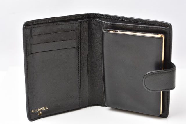 Chanel Chanel Chanel Caviar Skin Vintage Wallet Black Leather Short Wallet 2408m19-ch in Very Good Condition Size ONE SIZE - 6 Thumbnail