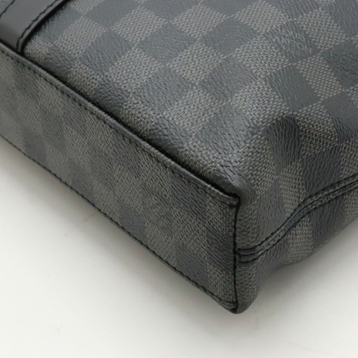 Louis Vuitton Louis Vuitton Louis Vuitton Damier Graphite Anton Briefcase N40024 Canvas Business Bag N40024 in Very Good Condition Size ONE SIZE - 3 Thumbnail