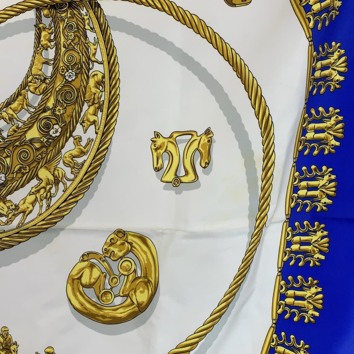 Hermes Hermes Hermes Silk Scarf LES CAVALIERS D'OR 90cm Canvas Scarf in Very Good Condition Size ONE SIZE - 9 Thumbnail