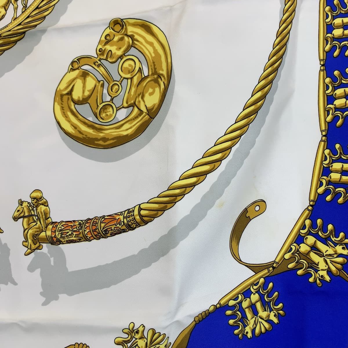 Hermes Hermes Hermes Silk Scarf LES CAVALIERS D'OR 90cm Canvas Scarf in Very Good Condition Size ONE SIZE - 8 Thumbnail