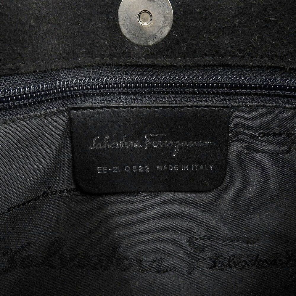 Salvatore Ferragamo Salvatore Ferragamo Salvatore Ferragamo Suede Shoulder Bag Leather Shoulder Bag EE 21 0822 50 in Very Good Condition Size ONE SIZE - 8 Thumbnail