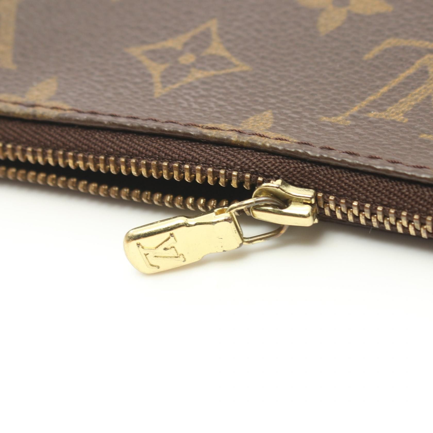 Louis Vuitton Louis Vuitton Monogram Pochette Accesoires Canvas Handbag M51980 in Good Condition Size ONE SIZE - 9 Thumbnail