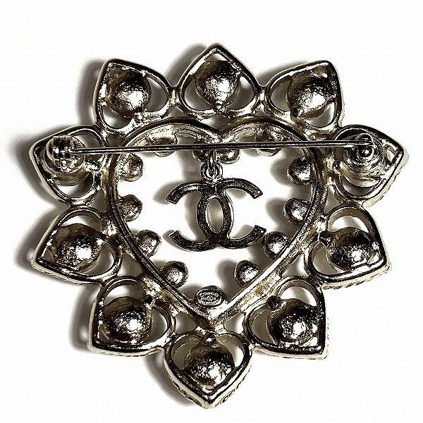 Chanel Chanel Chanel Coco Mark Heart Stone Brooch A19B Metal Brooch A19B in Good Condition Size ONE SIZE - 4 Thumbnail