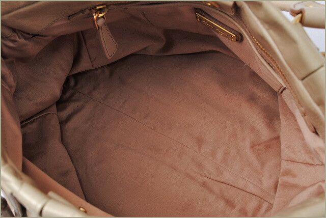 Miu Miu Miu Miu Miu Miu VITELLO LUX Leather 2way Shoulder Tote Bag Beige Leather Tote Bag miu-17-014 in Excellent Condition Size ONE SIZE - 6 Thumbnail