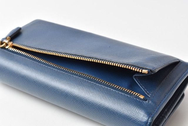 Prada Prada Prada Embossed Leather Long Wallet with Pass Case 1MH132 Leather Long Wallet 1MH132 in Great Condition Size ONE SIZE - 5 Thumbnail