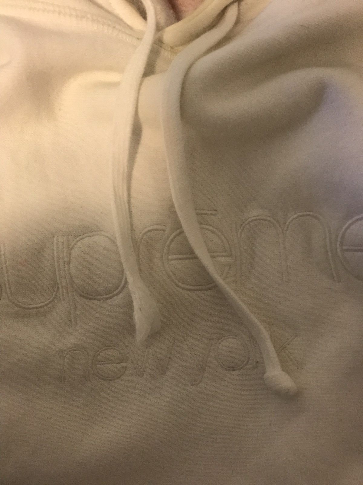 Supreme White Supreme Hoodie With Old Logo Size US M / EU 48-50 / 2 - 4 Thumbnail
