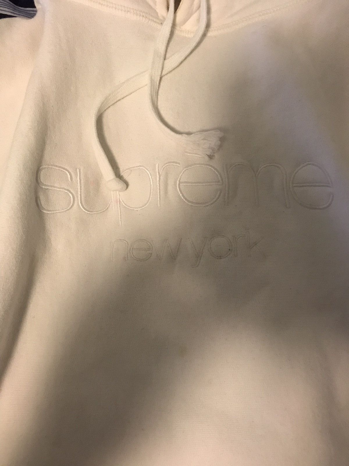Supreme White Supreme Hoodie With Old Logo Size US M / EU 48-50 / 2 - 2 Preview