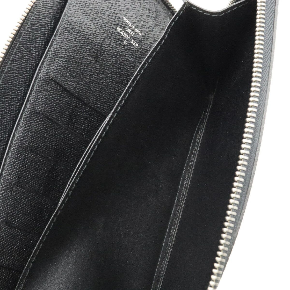 Louis Vuitton Louis Vuitton Louis Vuitton Taiga Leather Travel Case Black Leather Clutch Bag M30652 in Great Condition Size ONE SIZE - 6 Thumbnail