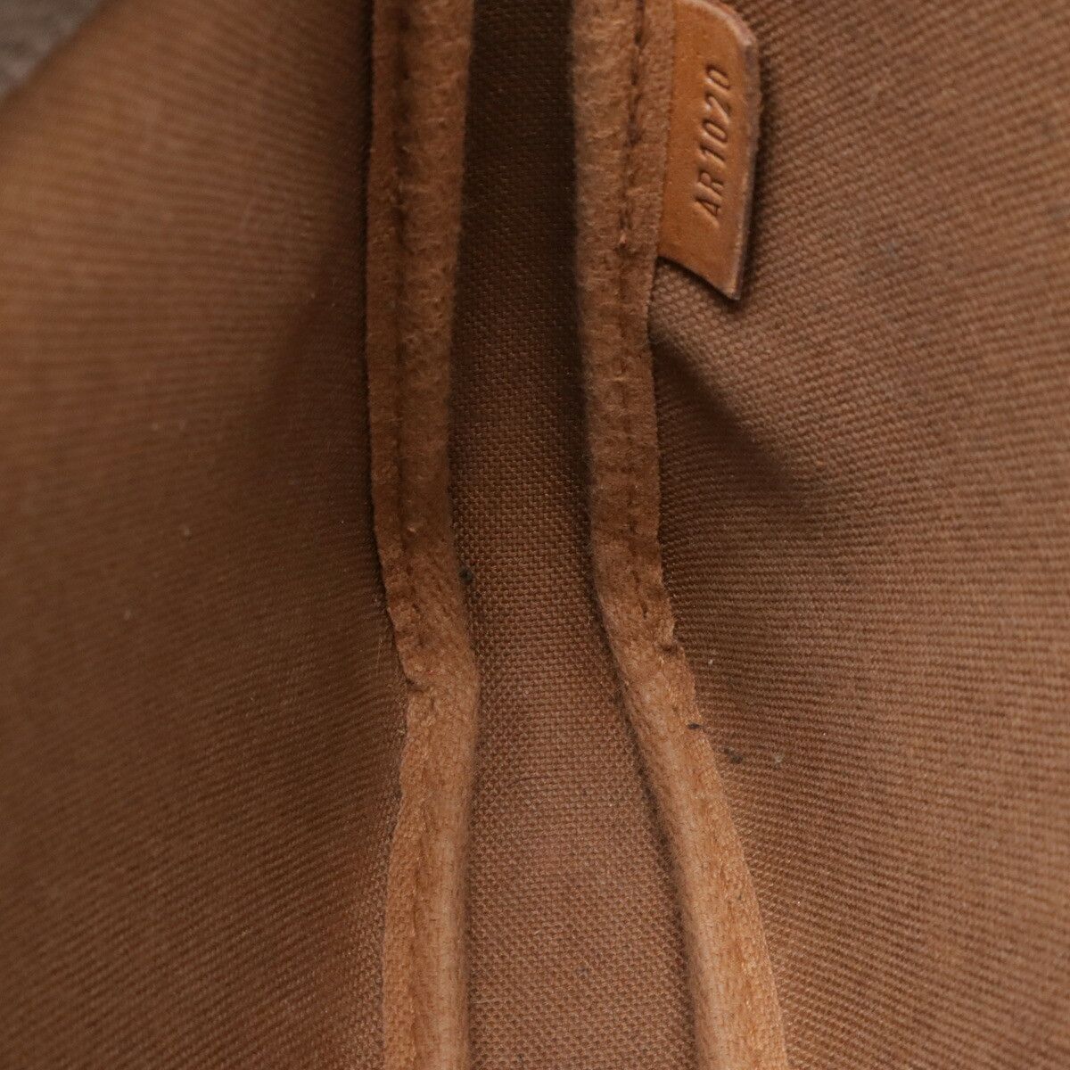 Louis Vuitton Louis Vuitton Louis Vuitton Monogram Pochette Accessoires Clutch M51980 Canvas Clutch Bag M51980 in Good Condition Size ONE SIZE - 8 Thumbnail