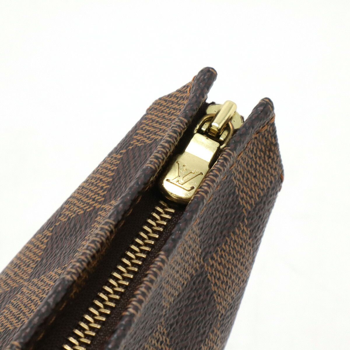 Louis Vuitton Louis Vuitton Louis Vuitton Damier Toiletry Pouch N47543 Canvas Vanity Bag N47543 in Very Good Condition Size ONE SIZE - 4 Thumbnail
