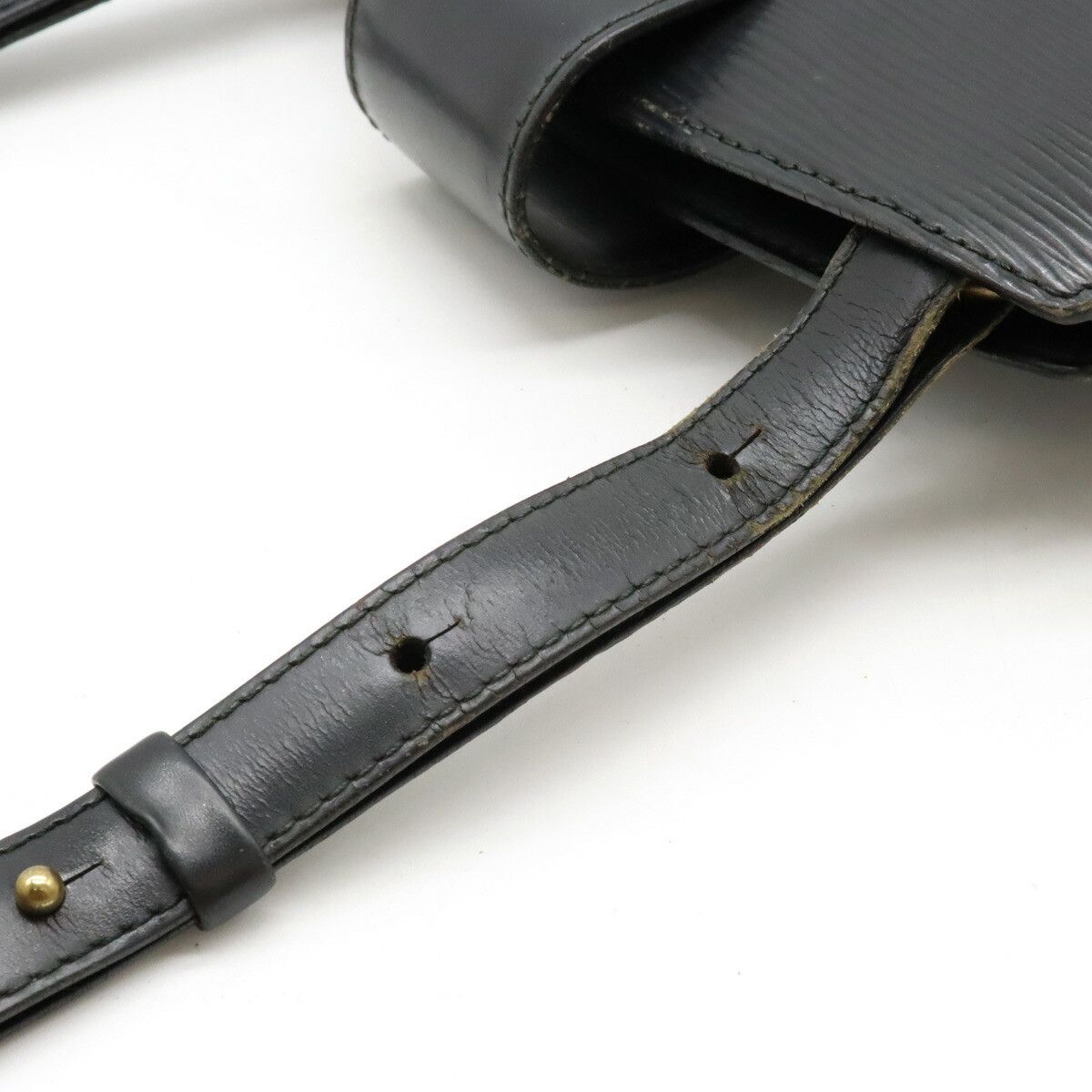 Louis Vuitton Louis Vuitton Louis Vuitton Epi Cluny Shoulder Bag Black M52252 Leather Shoulder Bag M52252 in Good Condition Size ONE SIZE - 6 Thumbnail