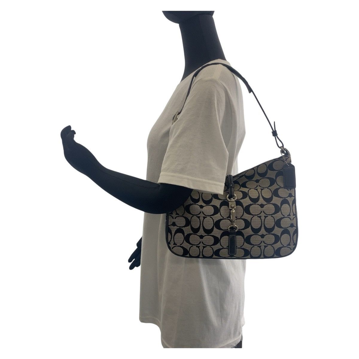 Coach Coach Coach Signature Canvas Leather Shoulder Bag Canvas Crossbody Bag in Very Good Condition Size ONE SIZE - 8 Thumbnail