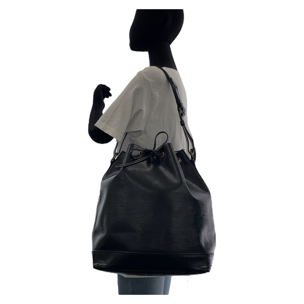 Louis Vuitton Louis Vuitton Louis Vuitton Epi Noe Leather Shoulder Bag Leather Shoulder Bag M59002 in Good Condition Size ONE SIZE - 9 Thumbnail