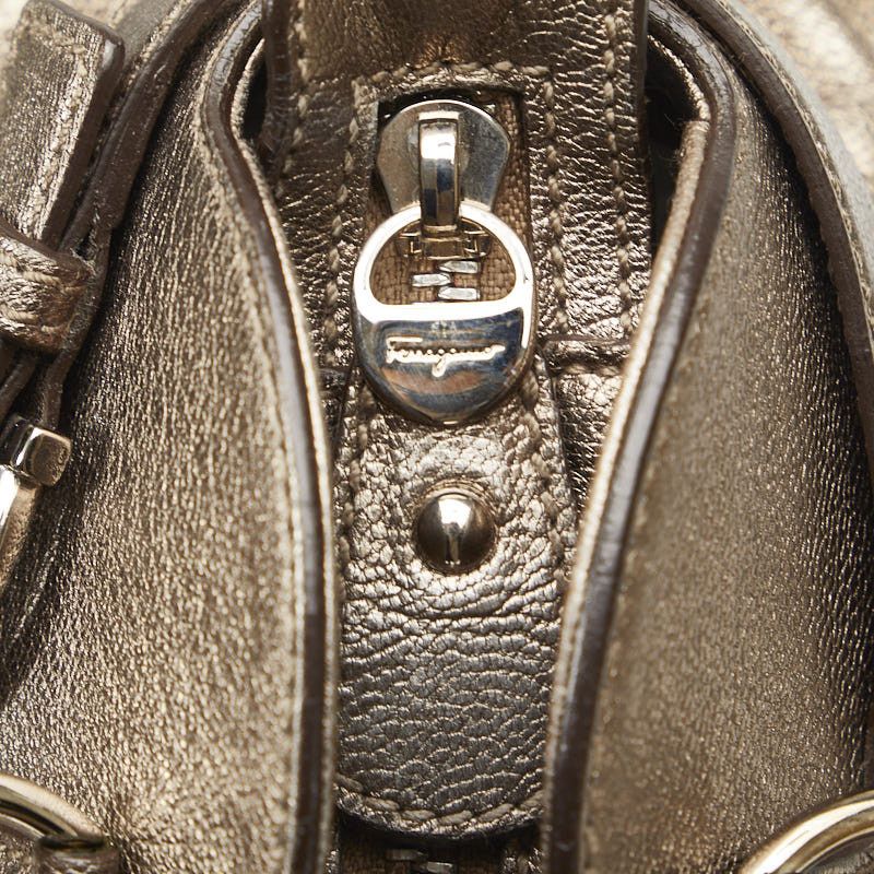 Salvatore Ferragamo Salvatore Ferragamo Salvatore Ferragamo Gancini Leather Handbag Leather Handbag in Very Good Condition Size ONE SIZE - 7 Thumbnail