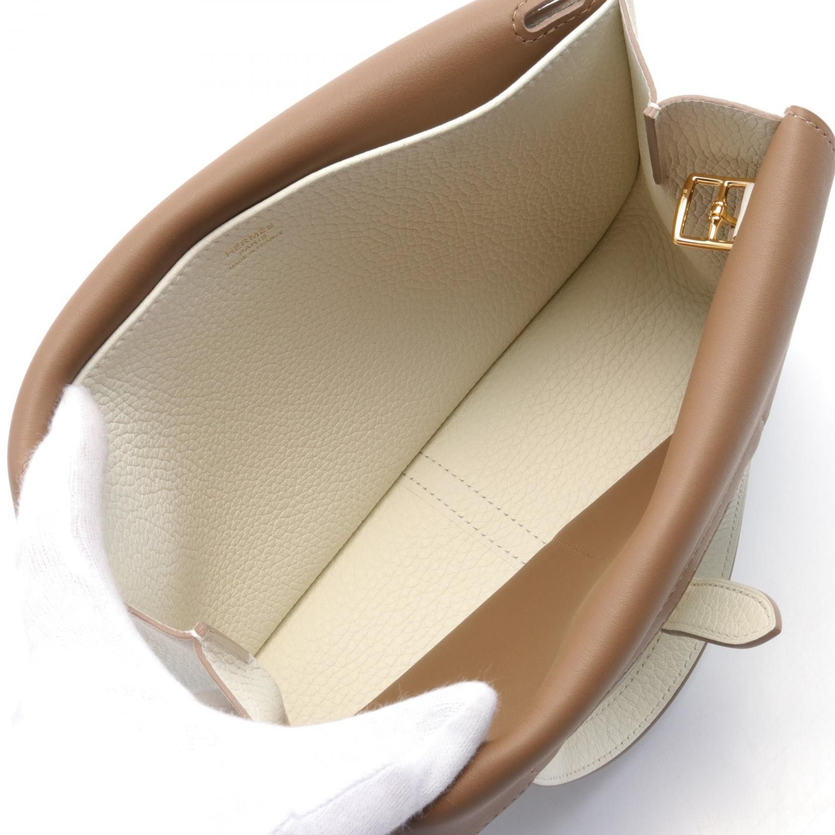 Hermes Hermes Halzan 25 Leather Shoulder Bag in Excellent Condition Size ONE SIZE - 3 Thumbnail