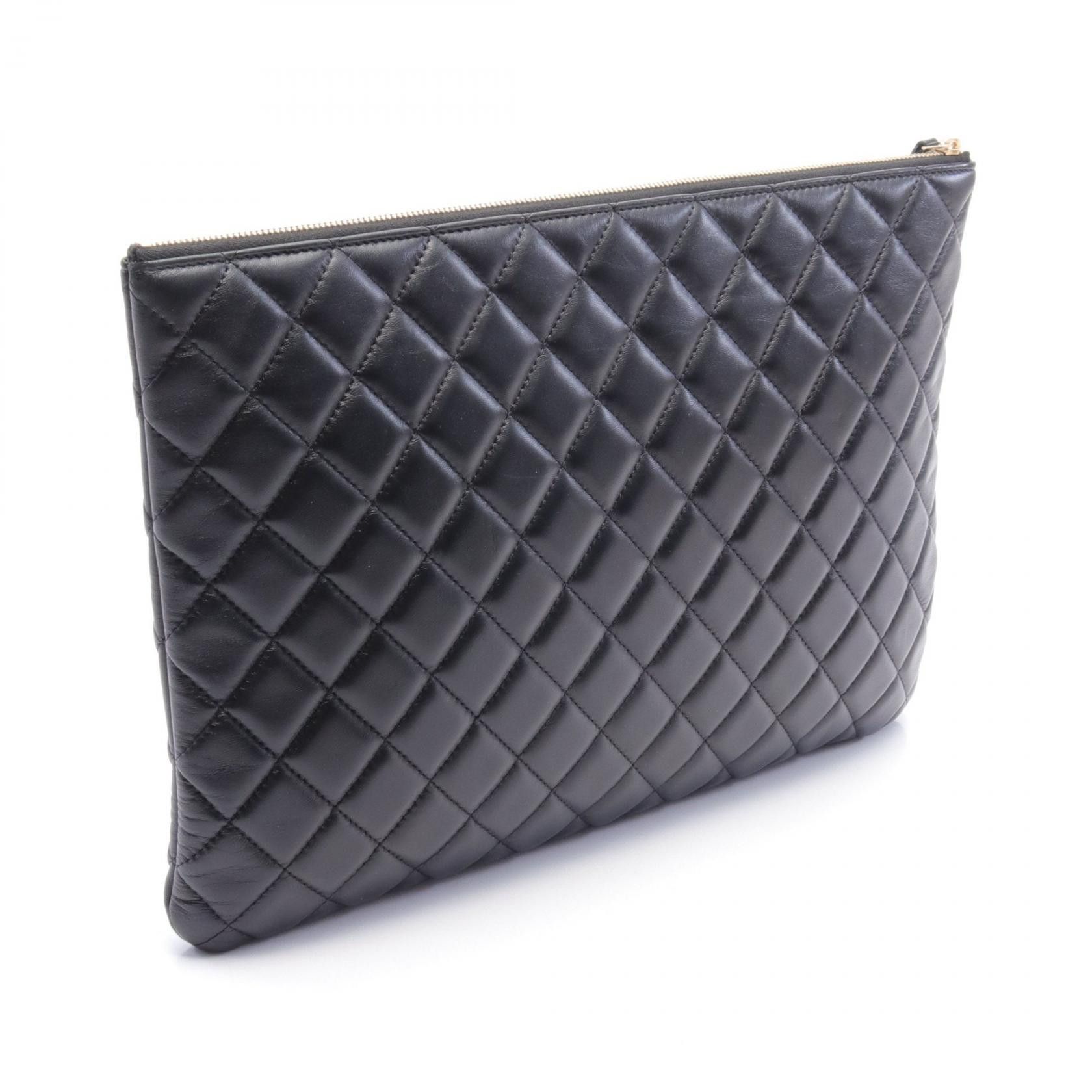 Chanel Chanel Camellia Clutch Bag Leather Clutch Bag A82699 in Great Condition Size ONE SIZE - 2 Thumbnail