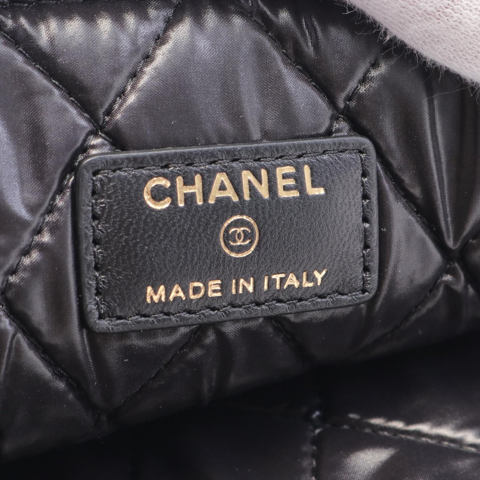 Chanel Chanel Camellia Clutch Bag Leather Clutch Bag A82699 in Great Condition Size ONE SIZE - 4 Thumbnail