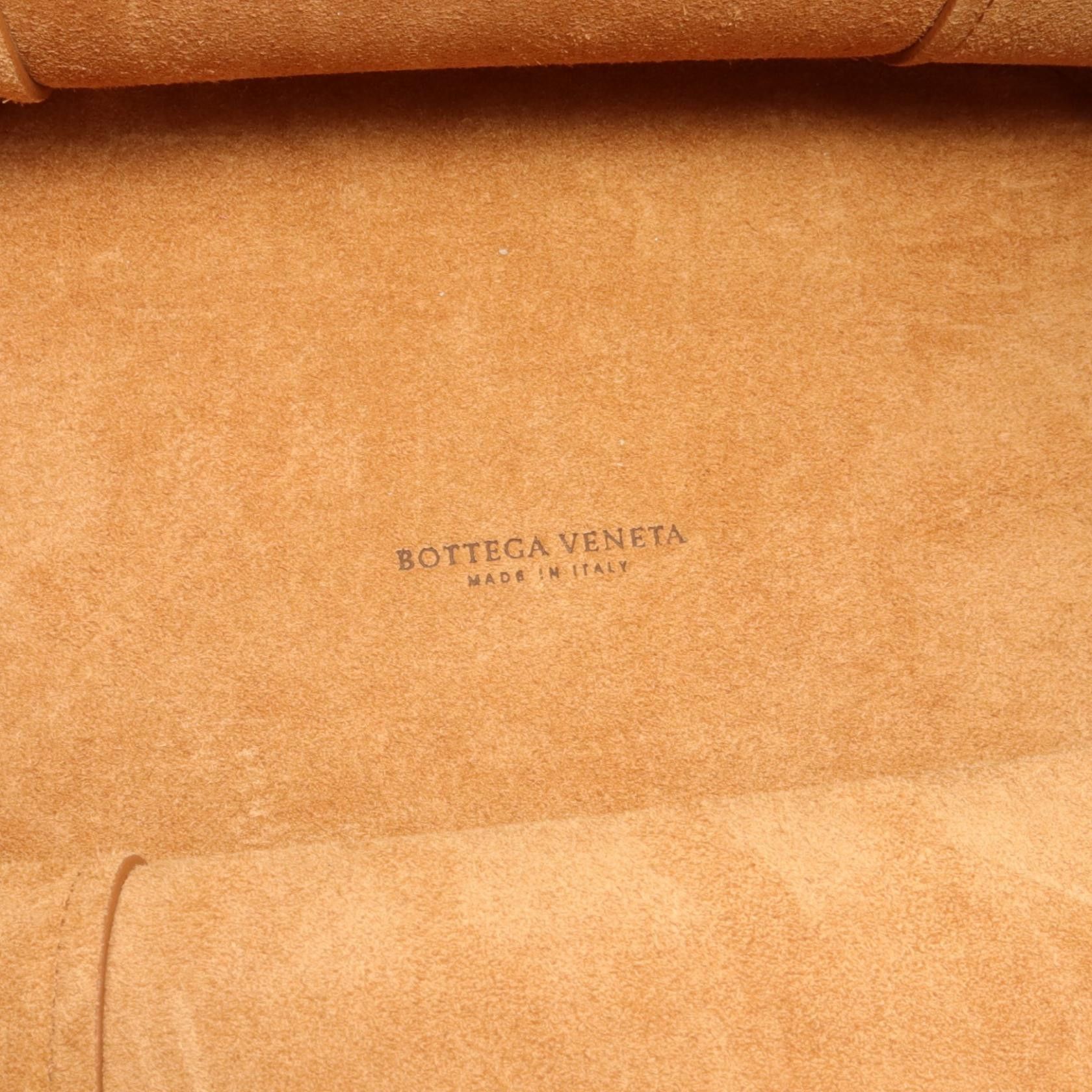 Bottega Veneta Bottega Veneta Basket Small Leather Tote Bag Leather Tote Bag 576836 in Great Condition Size ONE SIZE - 4 Thumbnail