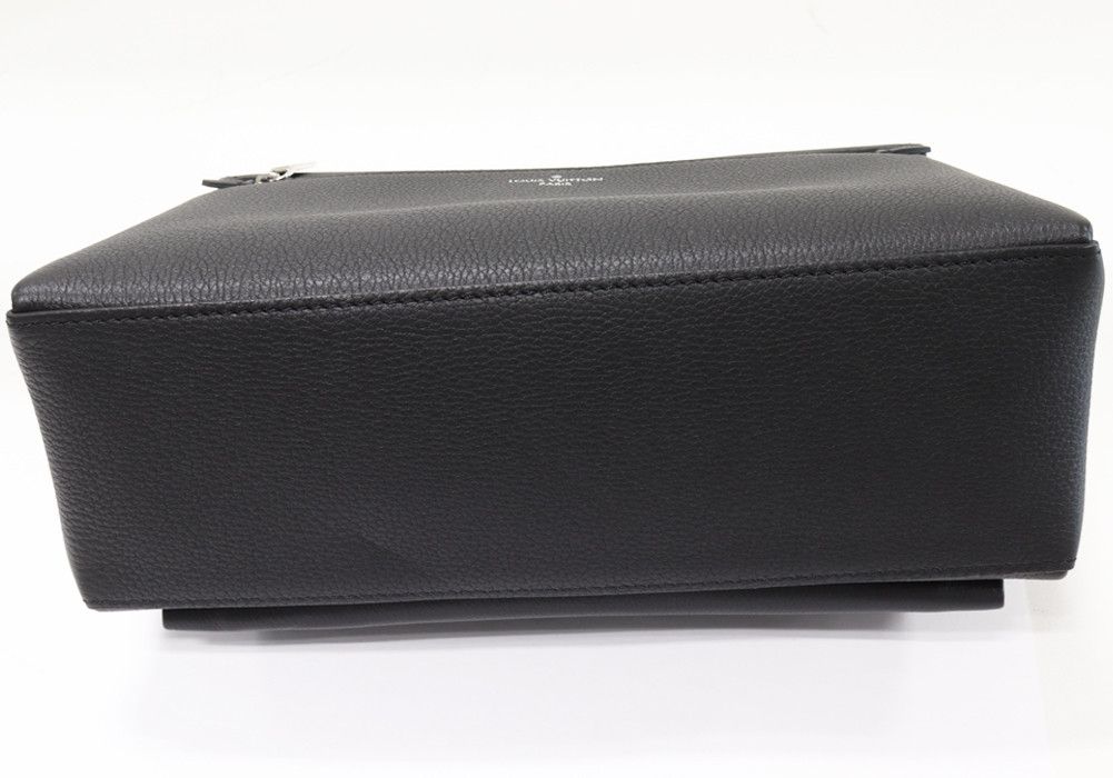 Louis Vuitton Louis Vuitton Louis Vuitton Mylockme Noir Leather Bag M54849 Leather Handbag M54849 in Great Condition Size ONE SIZE - 4 Thumbnail