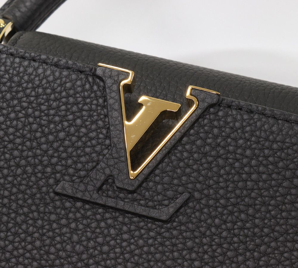 Louis Vuitton Louis Vuitton Louis Vuitton Capucines BB Handbag M24728 Leather Handbag M24728 in Pristine Condition Size ONE SIZE - 6 Thumbnail