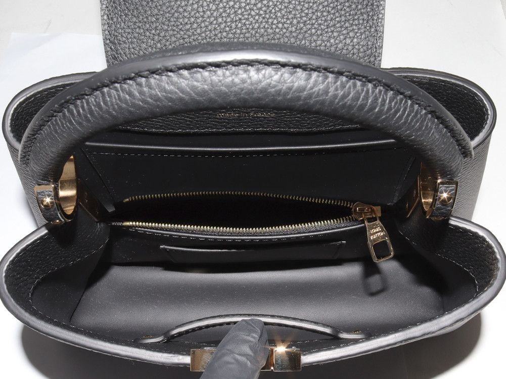 Louis Vuitton Louis Vuitton Louis Vuitton Capucines BB Handbag M24728 Leather Handbag M24728 in Pristine Condition Size ONE SIZE - 4 Thumbnail