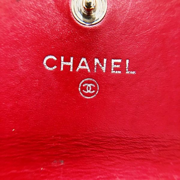 Chanel Chanel Chanel Matelasse Leather Long Wallet Leather Long Wallet 1A19644472 in Fair Condition Size ONE SIZE - 4 Thumbnail