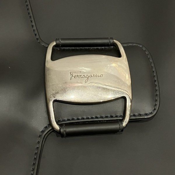 Salvatore Ferragamo Salvatore Ferragamo Salvatore Ferragamo Vara Leather Shoulder Bag Leather Crossbody Bag BA21.7169 in Good Condition Size ONE SIZE - 8 Thumbnail