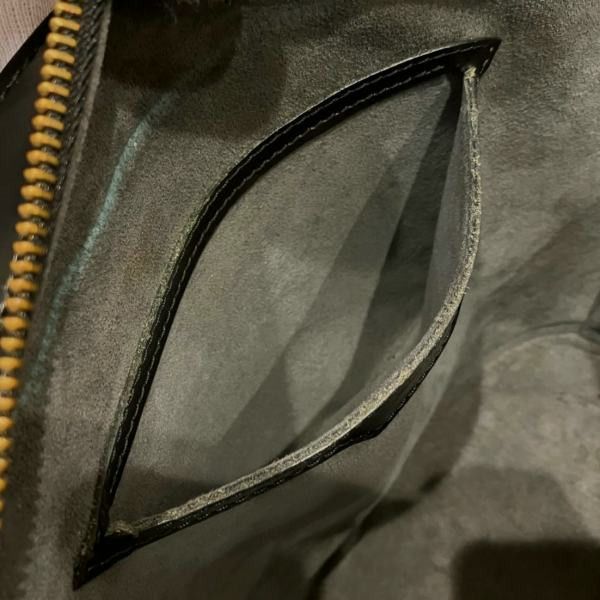 Louis Vuitton Louis Vuitton Louis Vuitton Epi Saint-Jacques Handbag M52272 Leather Handbag M52272 in Good Condition Size ONE SIZE - 7 Thumbnail
