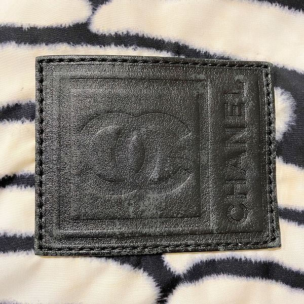 Chanel Chanel Chanel Reversible Nylon Leather Shoulder Bag Canvas Crossbody Bag 11818080 in Good Condition Size ONE SIZE - 9 Thumbnail