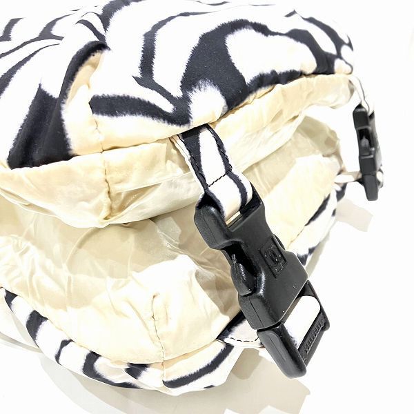 Chanel Chanel Chanel Reversible Nylon Leather Shoulder Bag Canvas Crossbody Bag 11818080 in Good Condition Size ONE SIZE - 8 Thumbnail