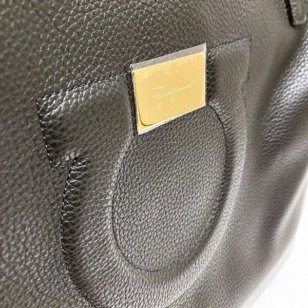 Salvatore Ferragamo Salvatore Ferragamo Salvatore Ferragamo Gancini Leather Tote Bag Leather Tote Bag 21H019 in Pristine Condition Size ONE SIZE - 9 Thumbnail