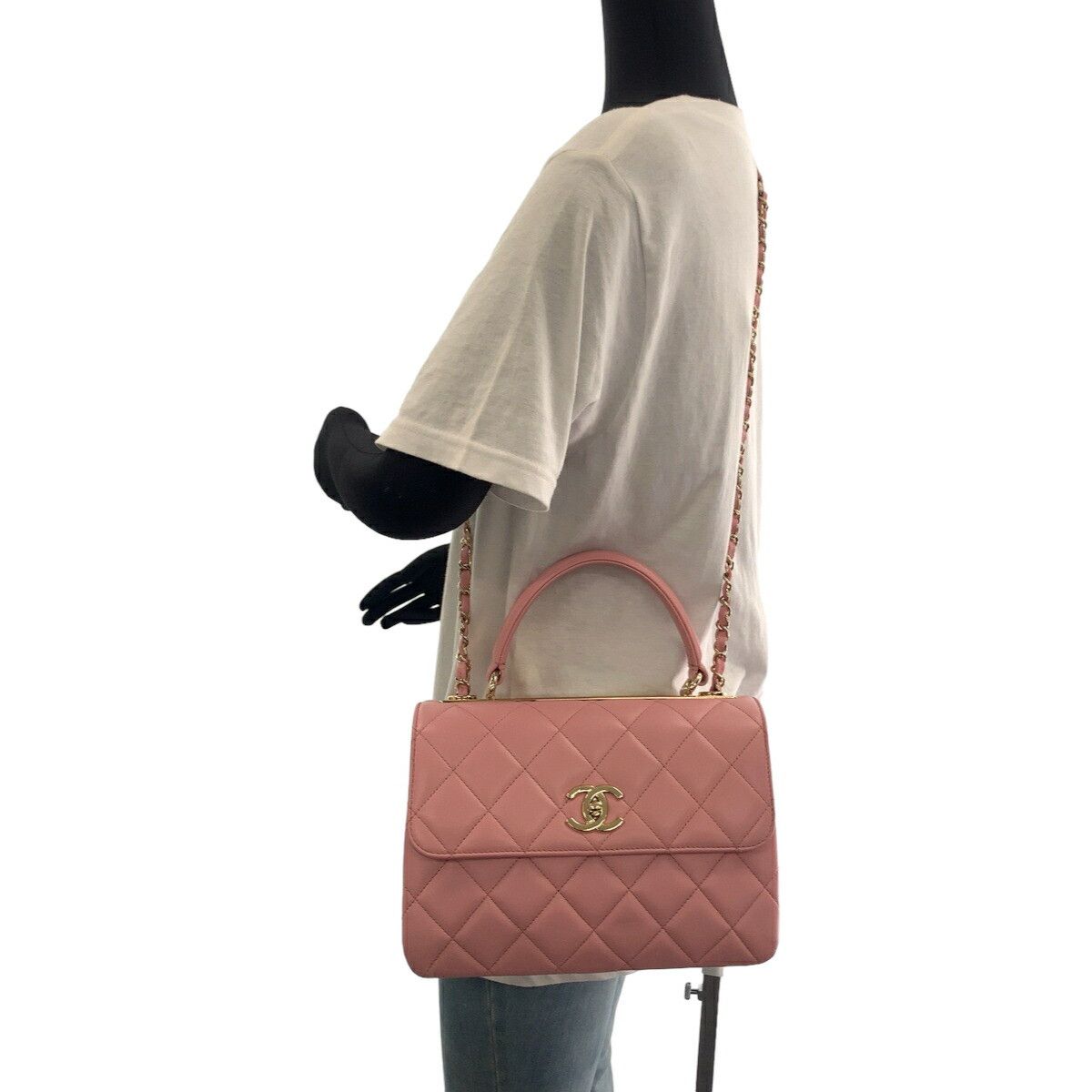 Chanel Chanel Chanel Lambskin Matelasse Turn Lock Handbag Leather Handbag in Great Condition Size ONE SIZE - 7 Thumbnail