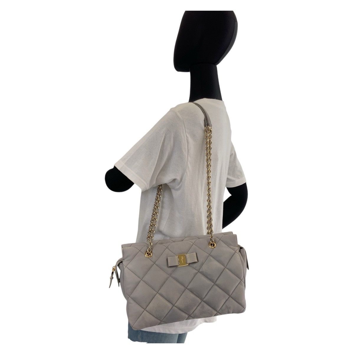Salvatore Ferragamo Salvatore Ferragamo Salvatore Ferragamo Vara Leather Shoulder Bag Leather Crossbody Bag 408682 in Very Good Condition Size ONE SIZE - 9 Thumbnail