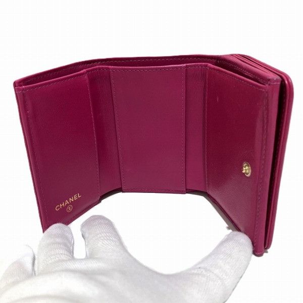 Chanel Chanel Chanel Leather Coco Mark Trifold Wallet A70796 Leather Short Wallet A70796 in Good Condition Size ONE SIZE - 2 Thumbnail