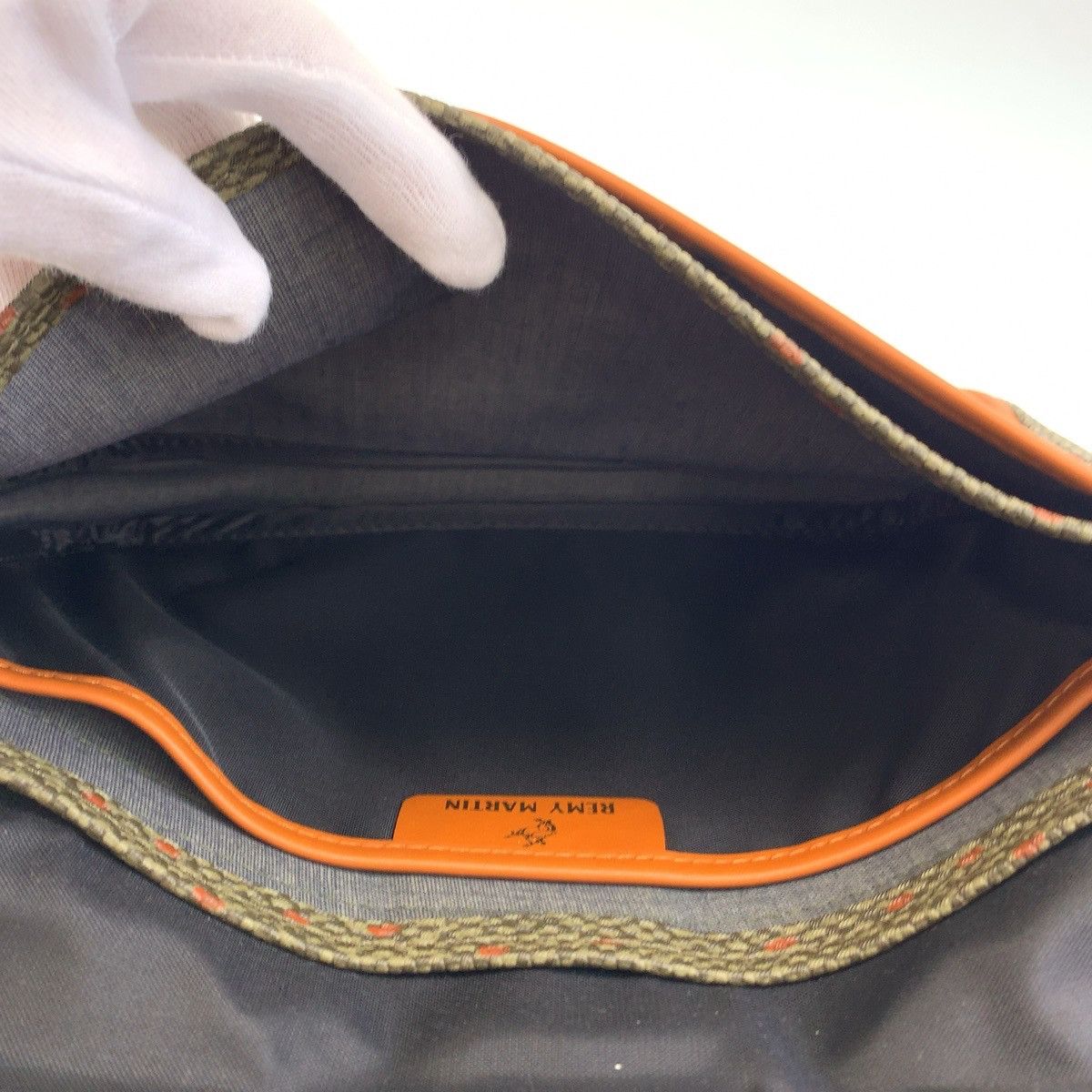 Yves Saint Laurent Yves Saint Laurent Yves Saint Laurent Vintage Canvas Leather Clutch Bag Canvas Clutch Bag in Great Condition Size ONE SIZE - 9 Thumbnail