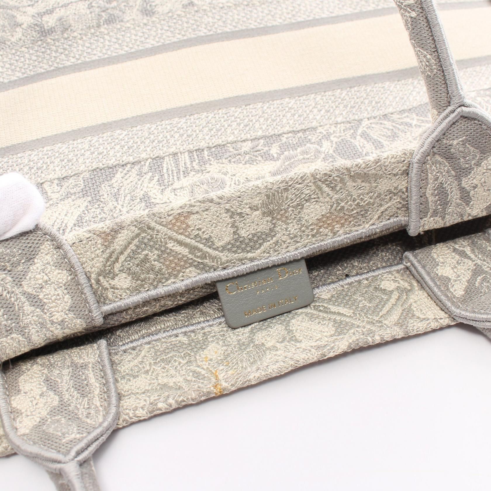 Dior Dior Embroidered Book Tote Canvas Tote Bag M1286ZTDT in Very Good Condition Size ONE SIZE - 5 Thumbnail