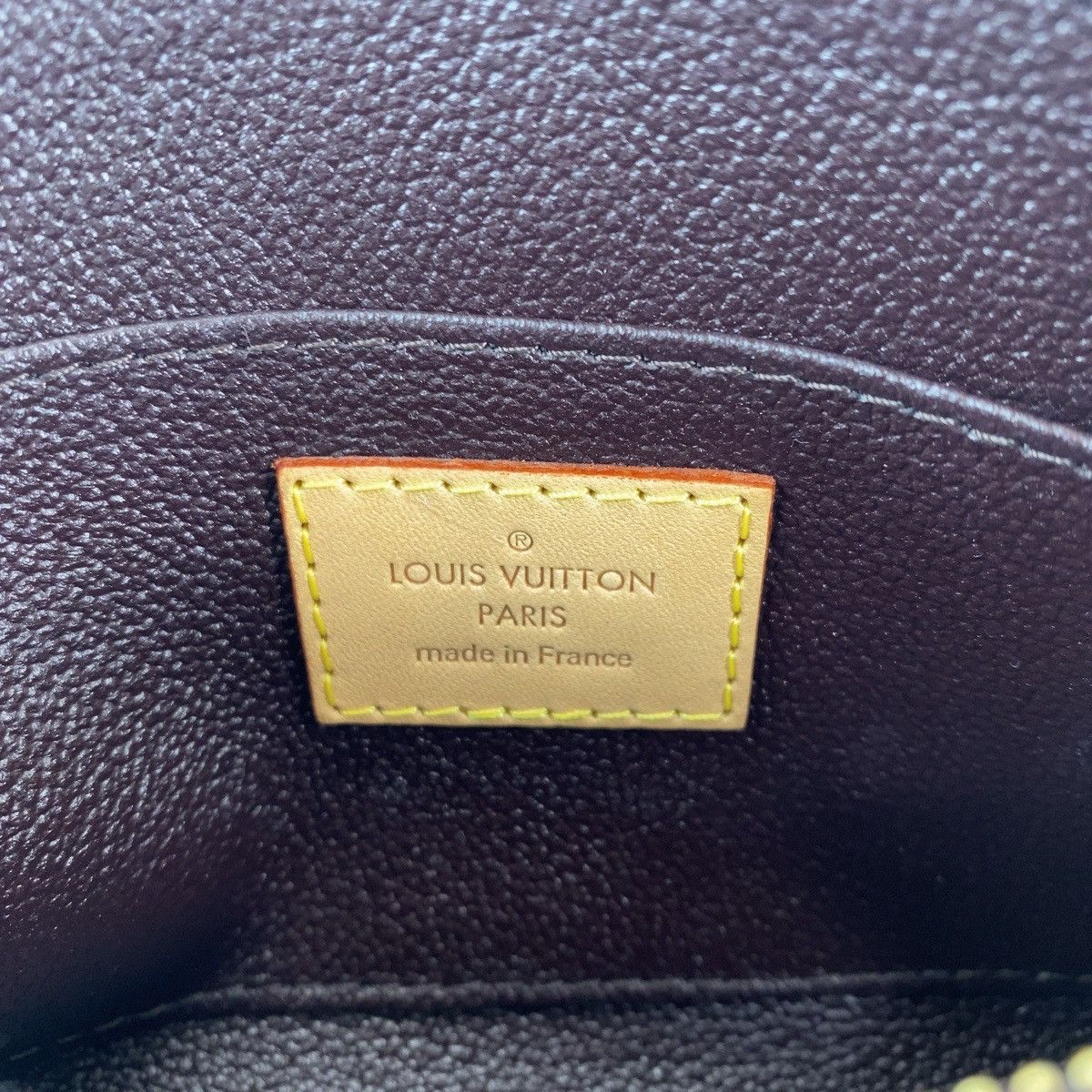 Louis Vuitton Louis Vuitton Louis Vuitton Monogram Vernis Amarante Cosmetic Pouch Leather Vanity Bag M91495 in Very Good Condition Size ONE SIZE - 4 Thumbnail