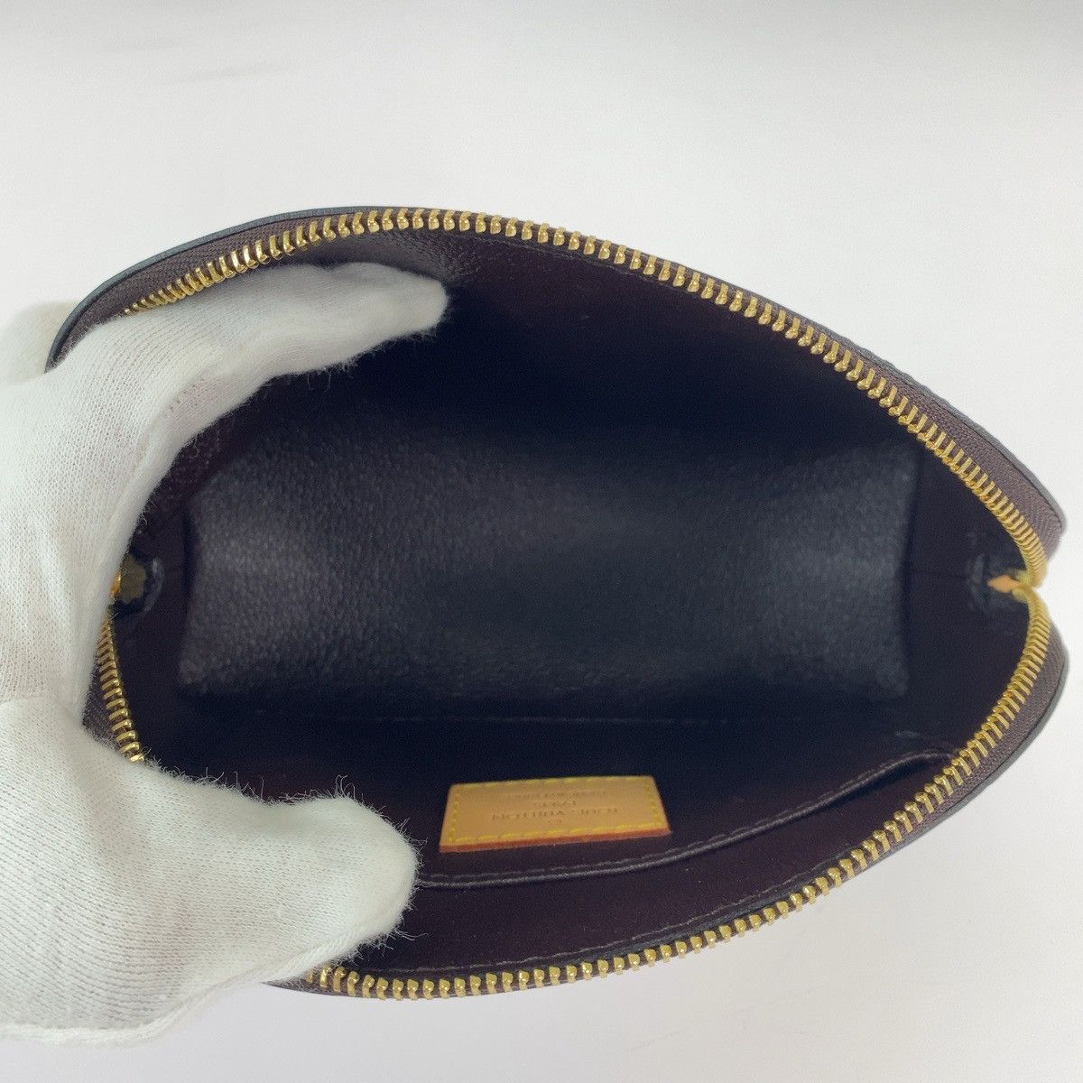 Louis Vuitton Louis Vuitton Louis Vuitton Monogram Vernis Amarante Cosmetic Pouch Leather Vanity Bag M91495 in Very Good Condition Size ONE SIZE - 9 Thumbnail