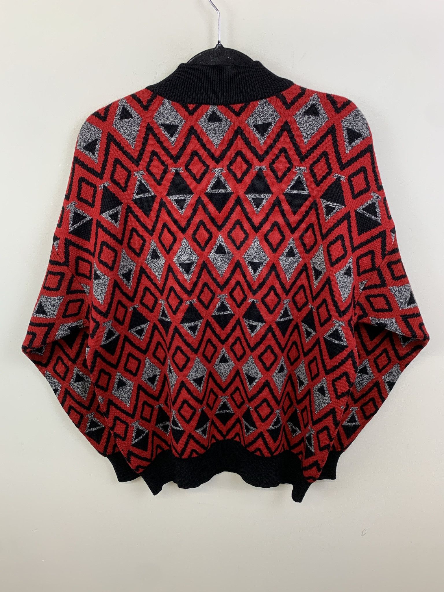 Versace Vintage Versace Knit Sweater V2 Versace Black Red Knit Sweater Size M Size US M / EU 48-50 / 2 - 3 Thumbnail