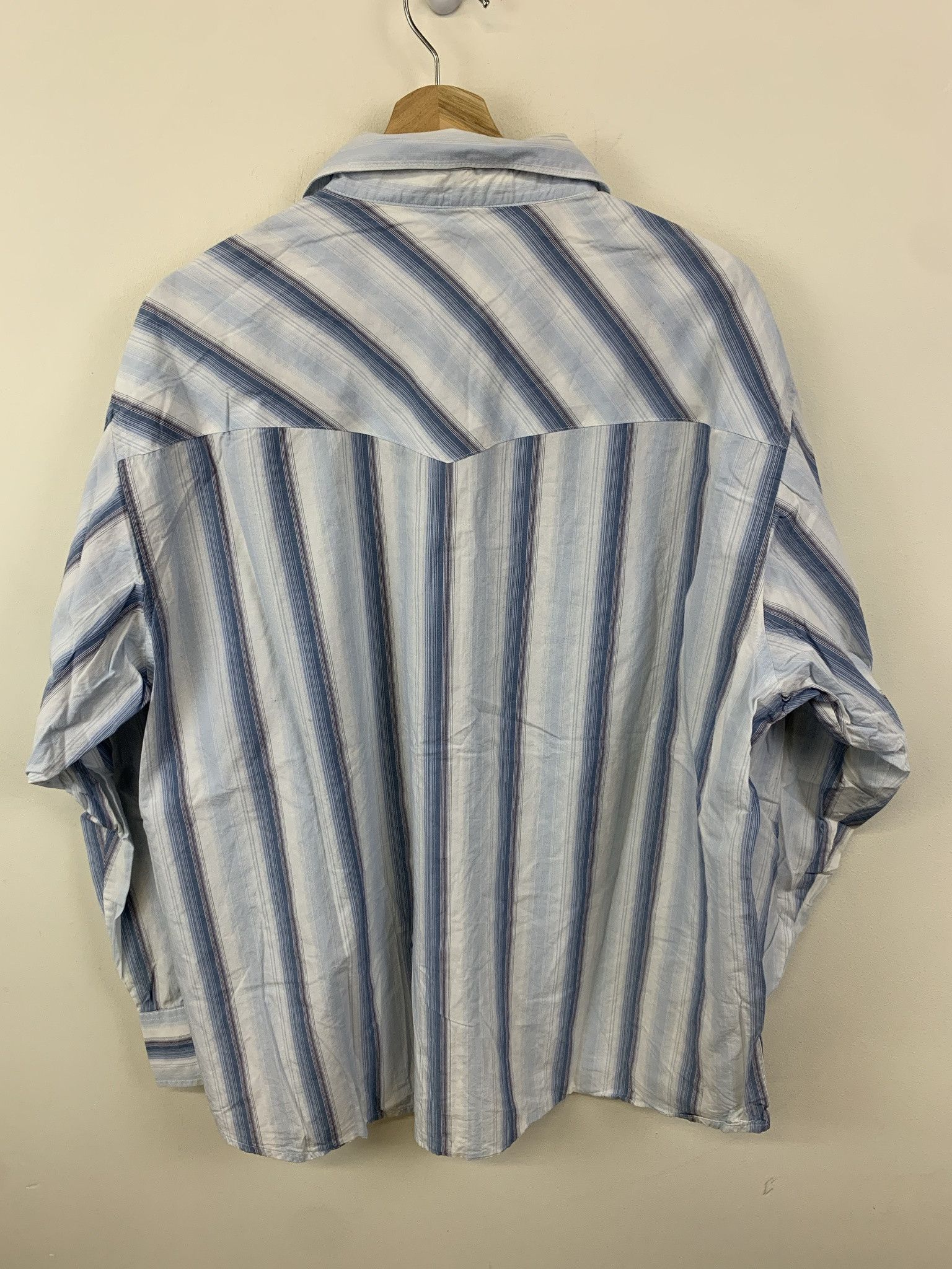 Flannel × Vintage Vitnage 1980s Wrangler Blue Stripe W pocket Western Pearl Snap Shirt Size XL Size US XL / EU 56 / 4 - 5 Thumbnail