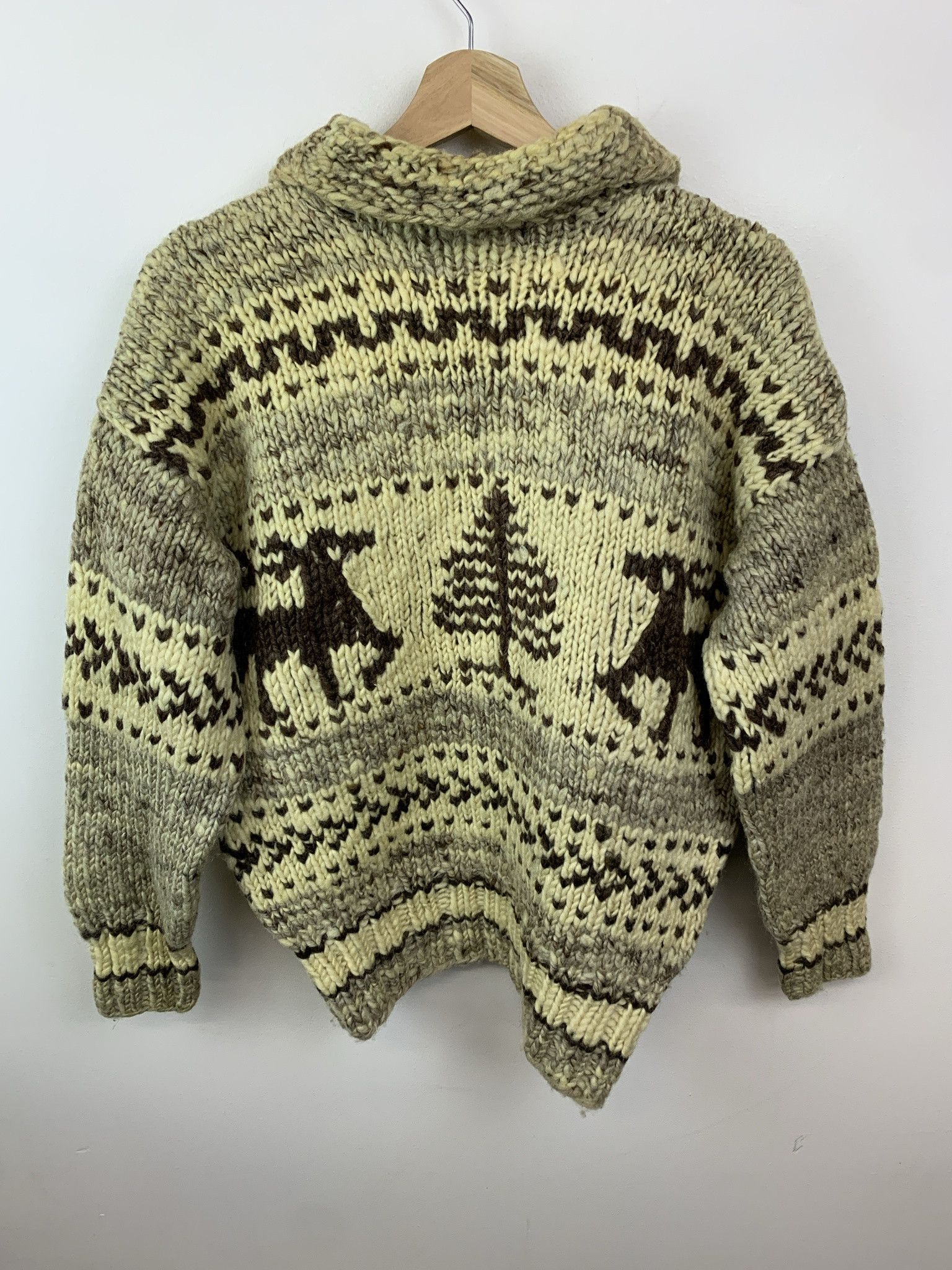 Other Vintaeg 1970s Maple Leaf Cowichan Knit Sweater Size L Size US L / EU 52-54 / 3 - 3 Thumbnail