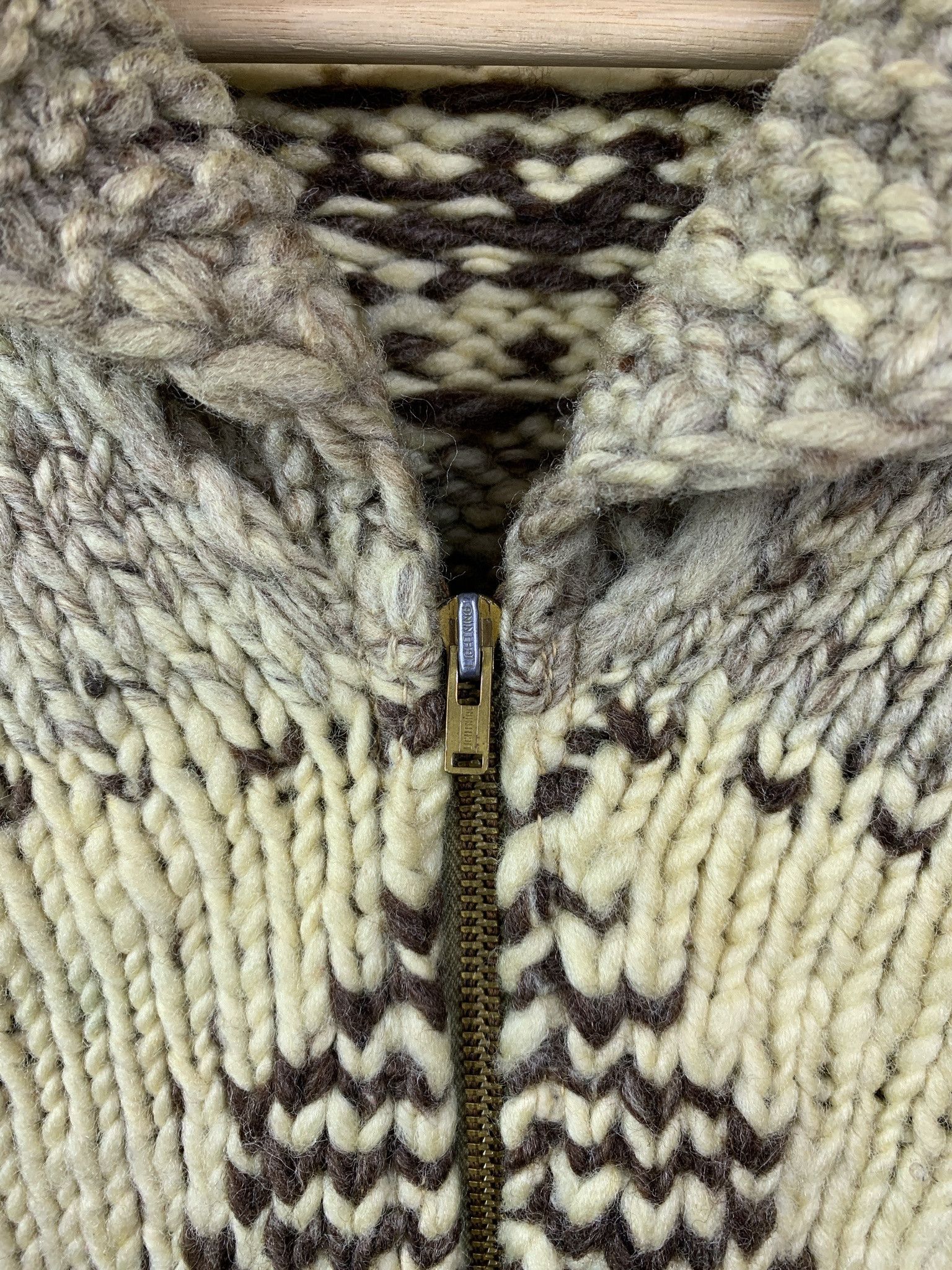 Other Vintaeg 1970s Maple Leaf Cowichan Knit Sweater Size L Size US L / EU 52-54 / 3 - 2 Thumbnail