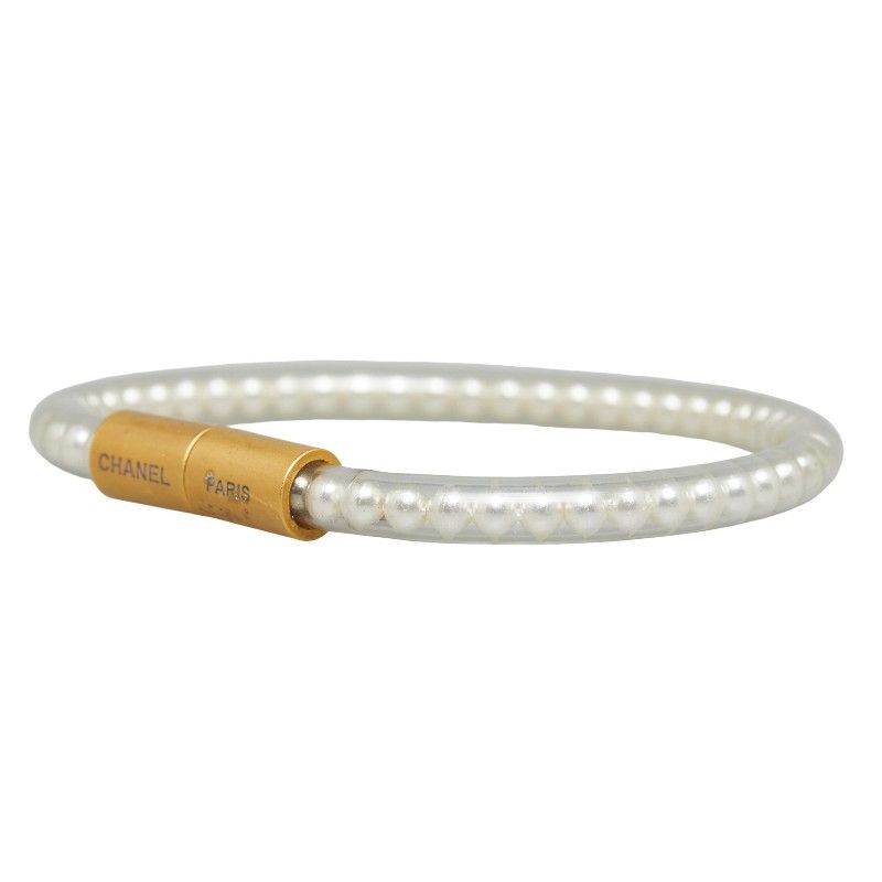 Chanel Chanel Chanel Fake Pearl Bracelet White Gold Vinyl Plated Plastic Bracelet 00S in Very Good Condition Size ONE SIZE - 2 Thumbnail