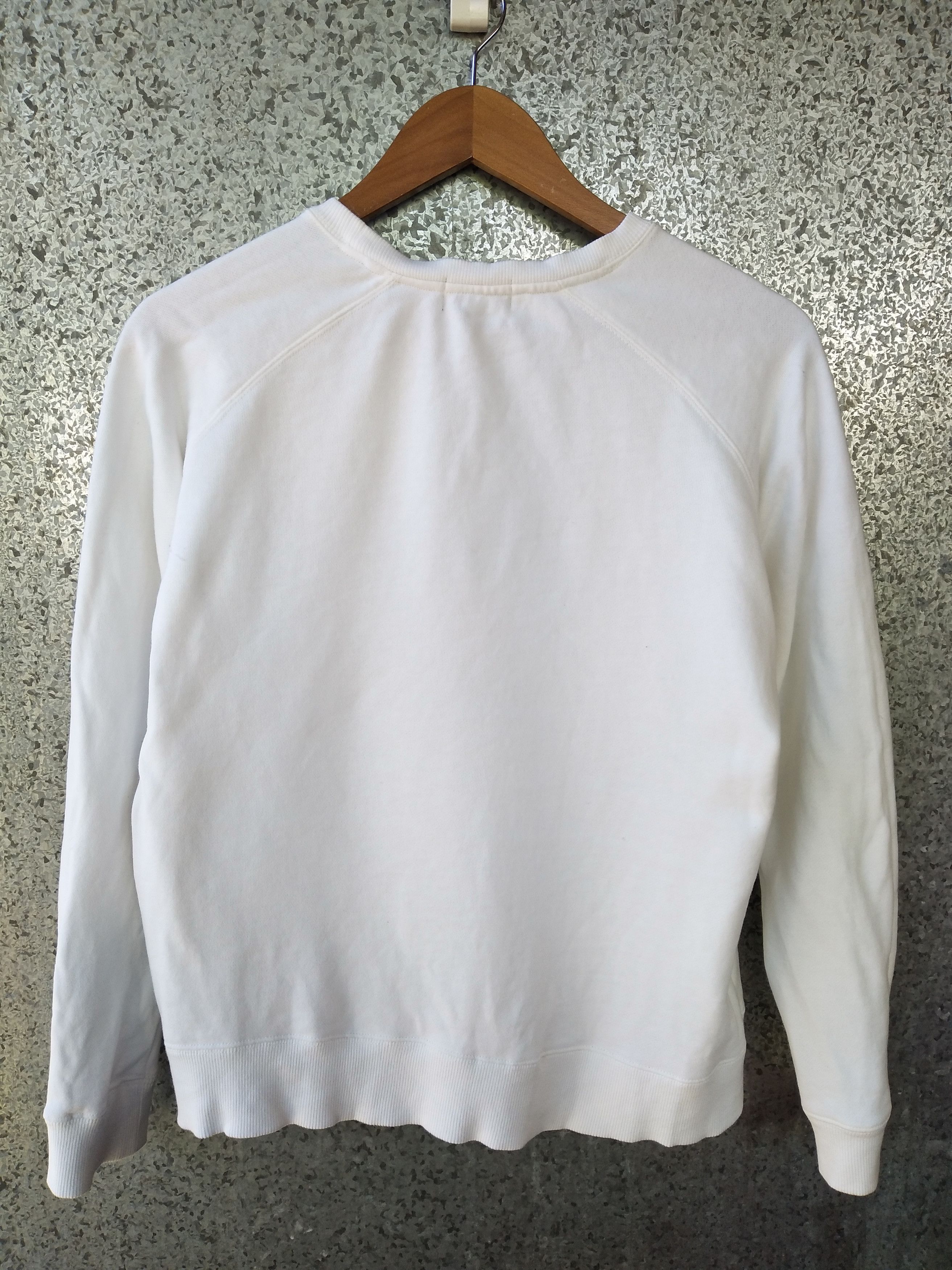 Outdoor product sweatshirt spell out