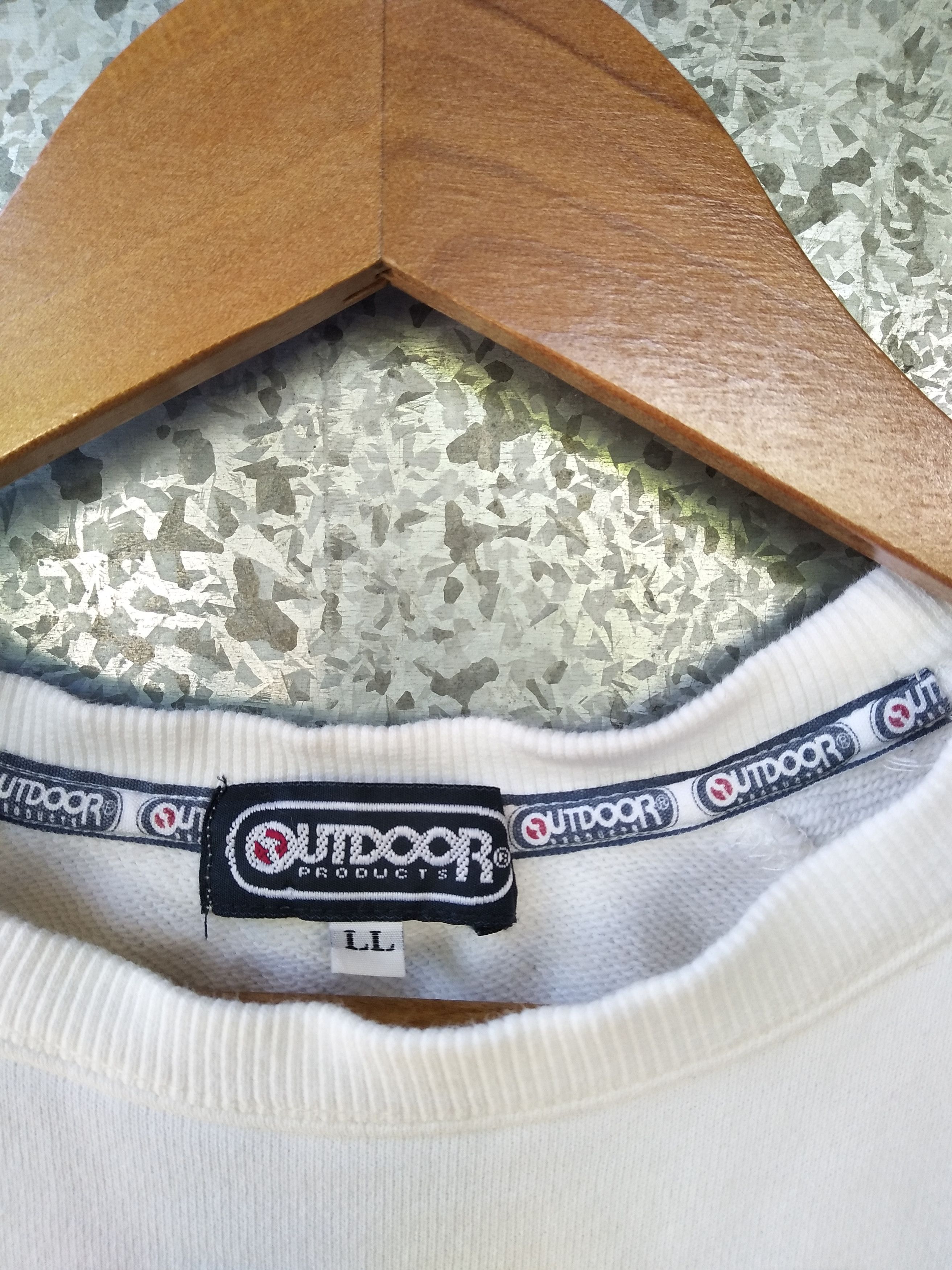 Outdoor product sweatshirt spell out