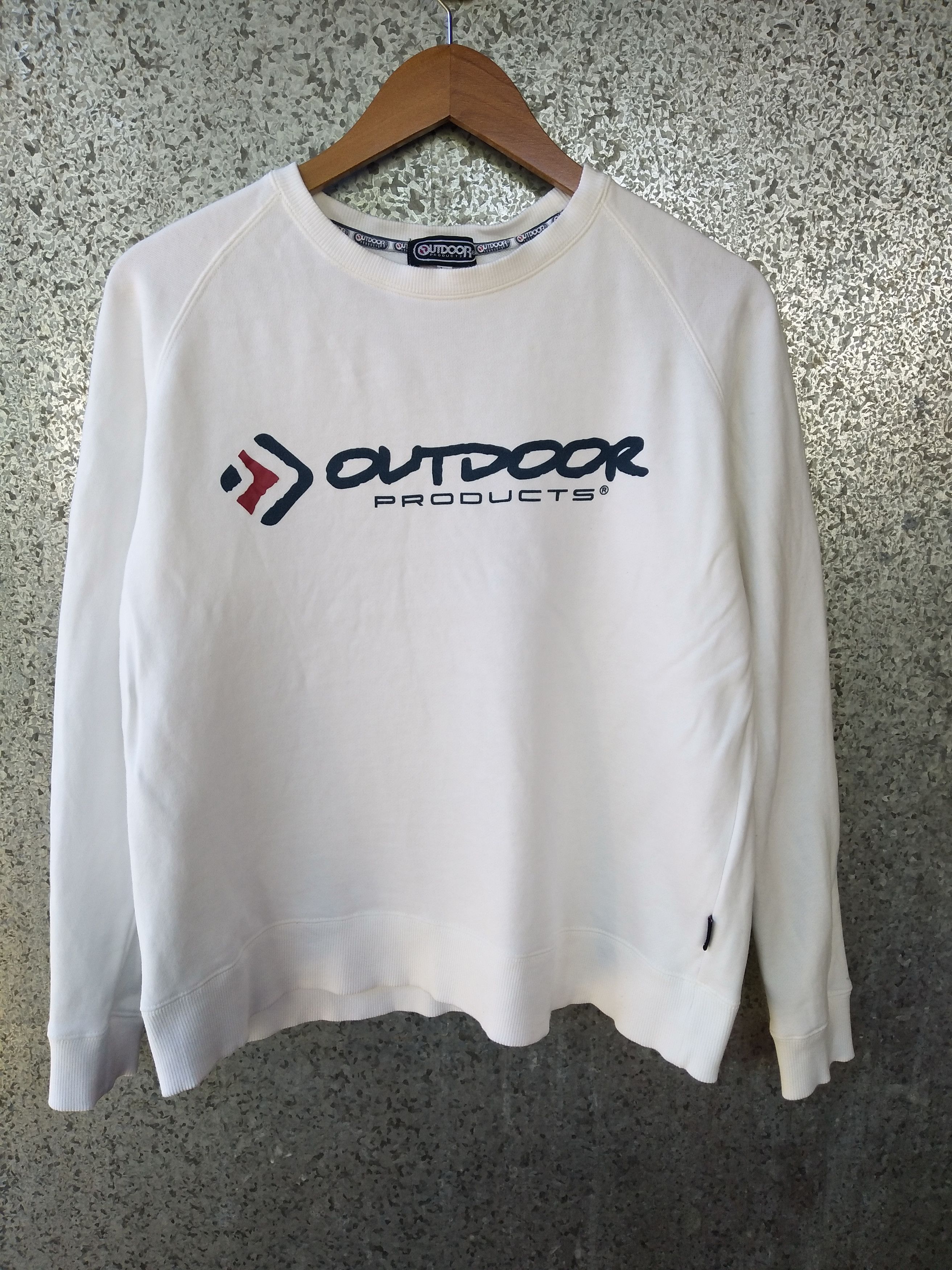 Outdoor product sweatshirt spell out
