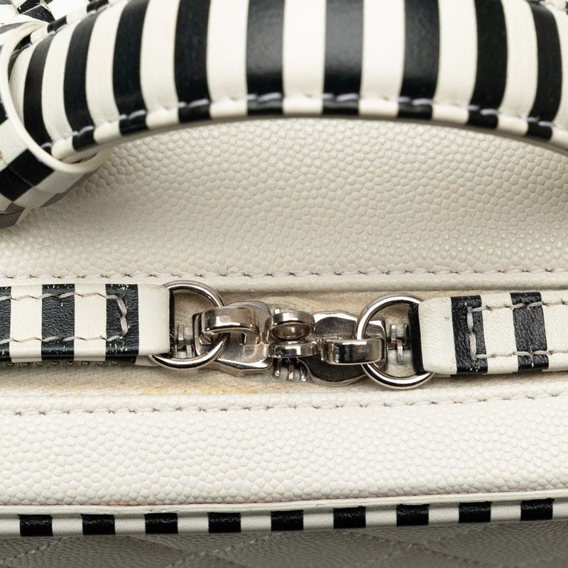 Chanel Chanel Chanel Canvas CC Filigree Chain Shoulder Bag Canvas Shoulder Bag 27 in Great Condition Size ONE SIZE - 5 Thumbnail