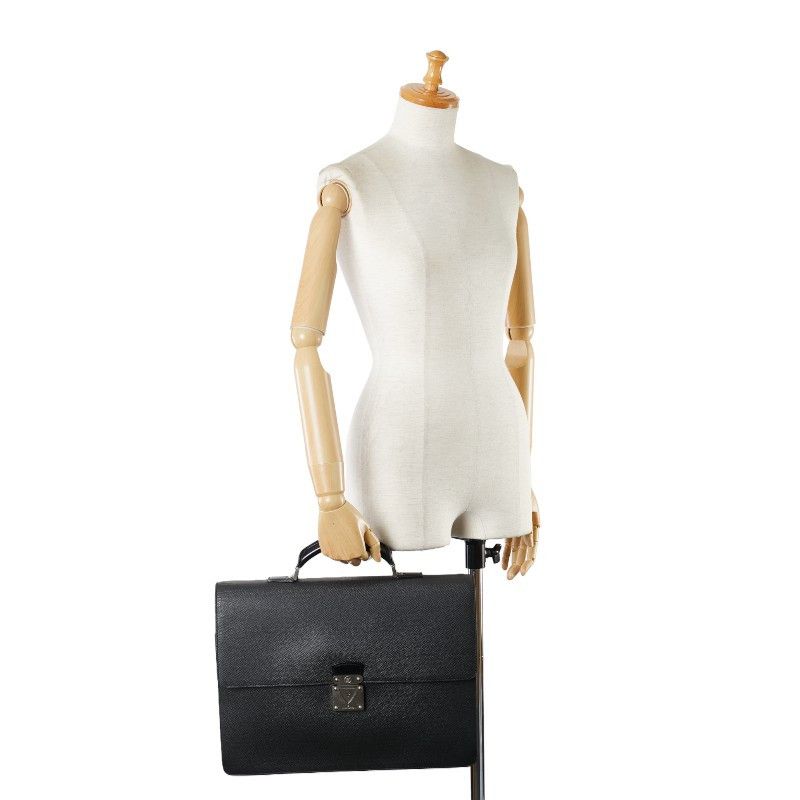 Louis Vuitton Louis Vuitton Louis Vuitton Taiga Leather Business Bag M30032 Leather Business Bag M30032 in Very Good Condition Size ONE SIZE - 9 Thumbnail